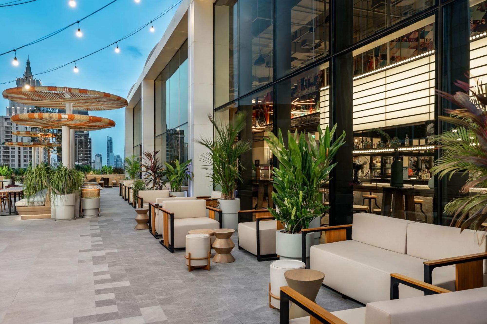 Moxy Bangkok Ratchaprasong Hotel Ngoại thất bức ảnh
