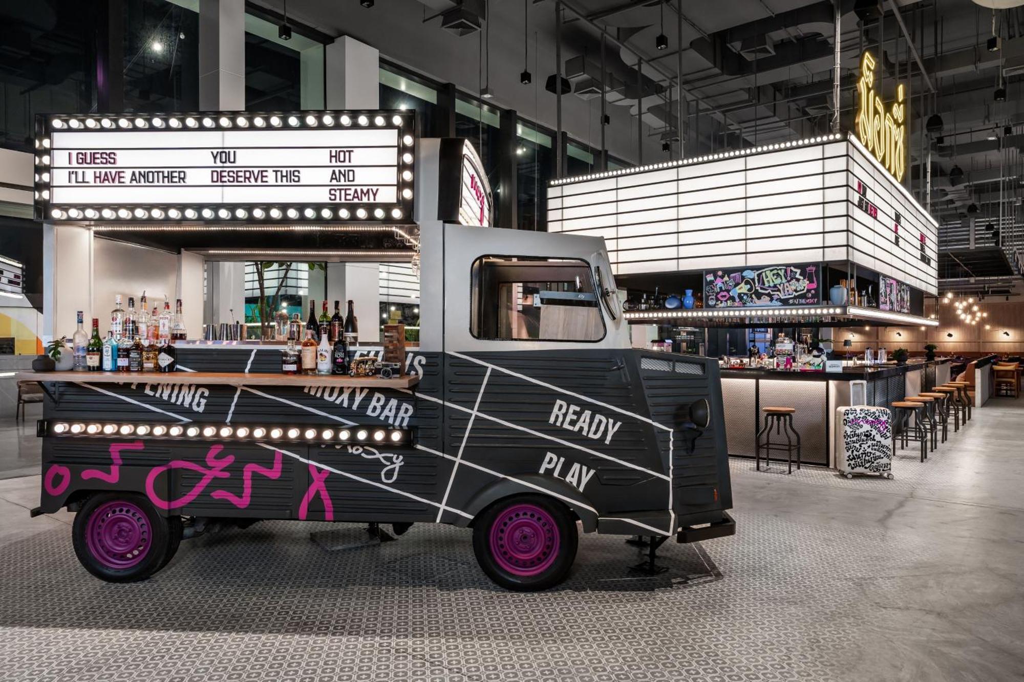 Moxy Bangkok Ratchaprasong Hotel Ngoại thất bức ảnh