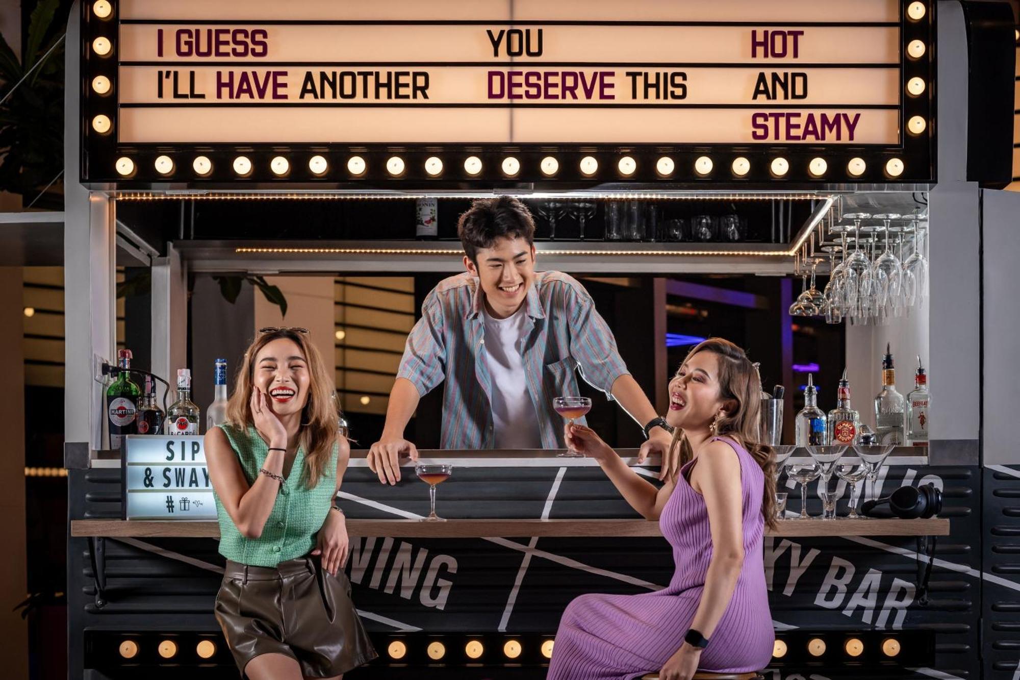 Moxy Bangkok Ratchaprasong Hotel Ngoại thất bức ảnh