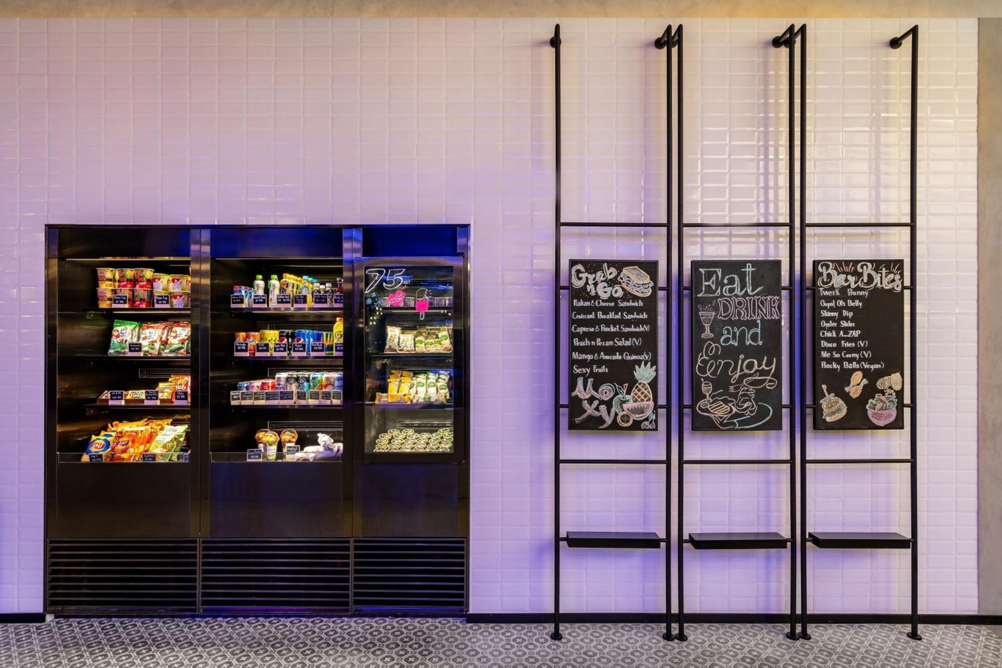 Moxy Bangkok Ratchaprasong Hotel Ngoại thất bức ảnh