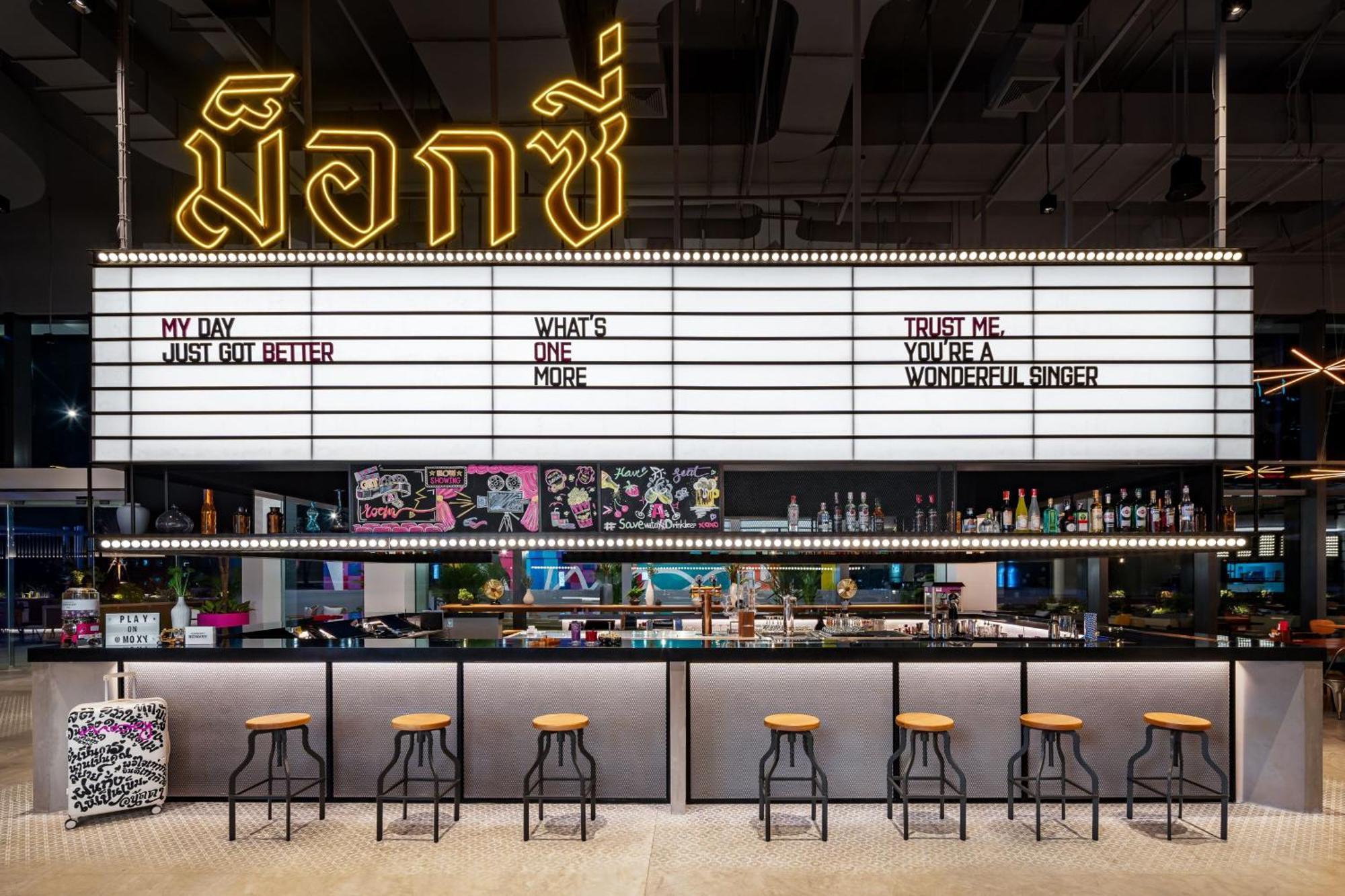 Moxy Bangkok Ratchaprasong Hotel Ngoại thất bức ảnh