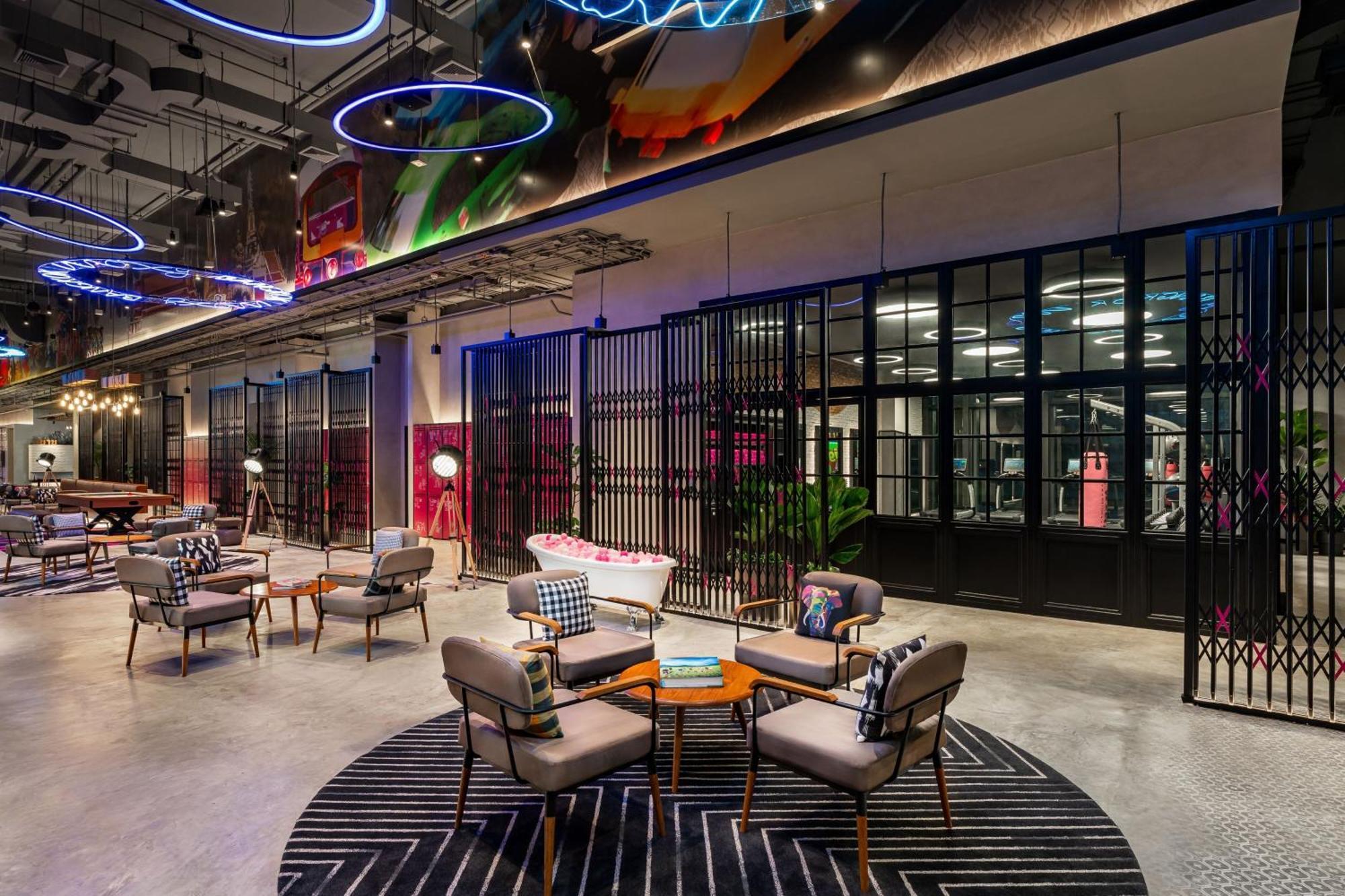 Moxy Bangkok Ratchaprasong Hotel Ngoại thất bức ảnh